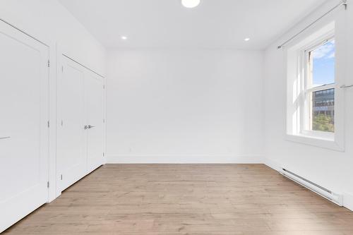 Bedroom - 14-5235 Ch. De La Côte-St-Luc, Montréal (Côte-Des-Neiges/Notre-Dame-De-Grâce), QC - Indoor Photo Showing Other Room