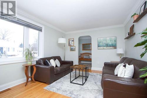 31 O'Dell Street, Clarington (Bowmanville), ON - Indoor Photo Showing Living Room