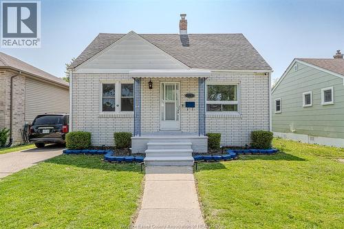 2367 MEIGHEN  Windsor, ON N8W 4B8
