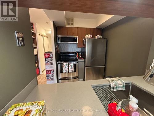 1104A - 3605 Kariya Drive, Mississauga, ON - Indoor Photo Showing Kitchen