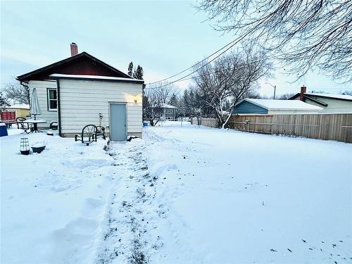 1252 5 Street, Brandon, MB - Outdoor