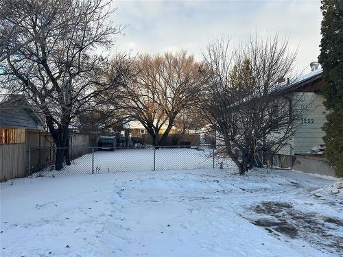 1252 5 Street, Brandon, MB - Outdoor