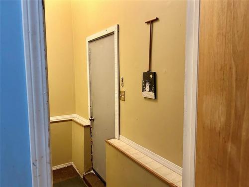 1252 5 Street, Brandon, MB - Indoor Photo Showing Other Room