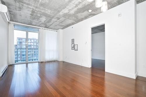 Salon - 806-1199 Rue Bishop, Montréal (Ville-Marie), QC - Indoor Photo Showing Other Room