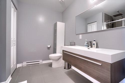 Bathroom - 5-1873 Av. De Lorimier, Montréal (Ville-Marie), QC - Indoor Photo Showing Bathroom