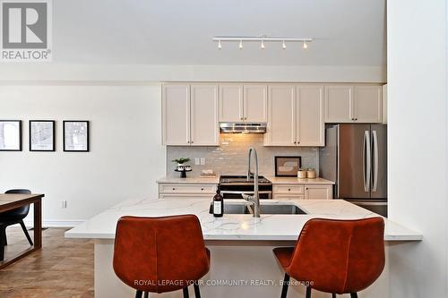 311 Silk Twist Drive, East Gwillimbury, ON - Indoor Photo Showing Kitchen With Double Sink