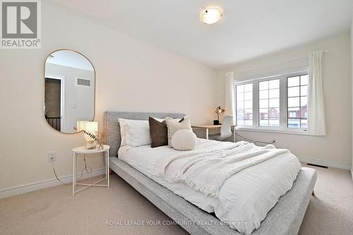Bedroom 2 - 311 Silk Twist Drive, East Gwillimbury, ON - Indoor Photo Showing Bedroom