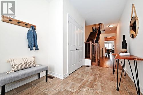 311 Silk Twist Drive, East Gwillimbury, ON - Indoor Photo Showing Other Room