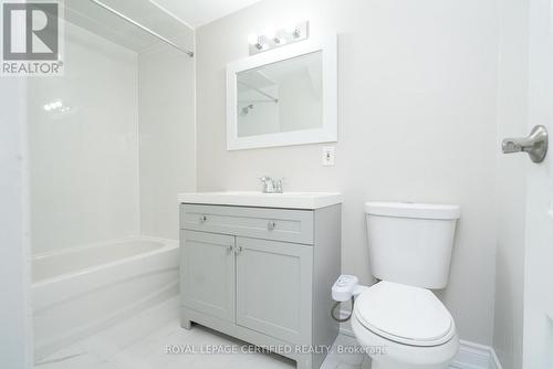 4464 Weymouth Commons Crescent, Mississauga, ON - Indoor Photo Showing Bathroom