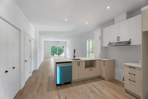 Cuisine - 6-59 10E Avenue, Deux-Montagnes, QC - Indoor Photo Showing Other Room