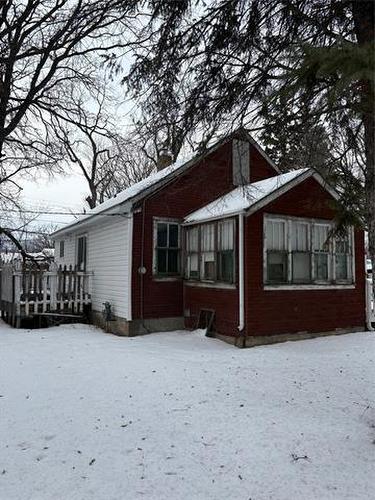 443 3Rd St, Stonewall, MB 