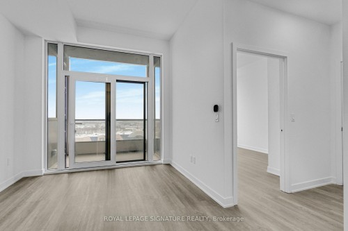 917-1007 The Queensway N/A, Toronto, ON - Indoor Photo Showing Other Room