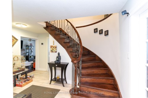 6326 Millers Grove, Mississauga, ON - Indoor Photo Showing Other Room