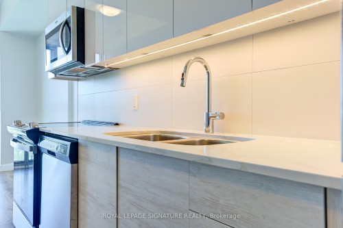 3901-60 Frederick Street, Kitchener, ON - Indoor Photo Showing Kitchen With Double Sink