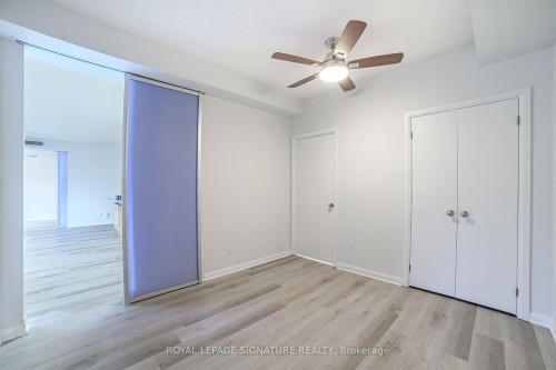 402-11 Soho Street, Toronto, ON - Indoor Photo Showing Other Room