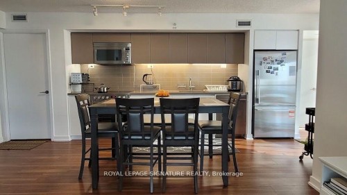 3706-75 Queens Wharf N/A, Toronto, ON - Indoor