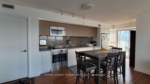 3706-75 Queens Wharf N/A, Toronto, ON - Indoor
