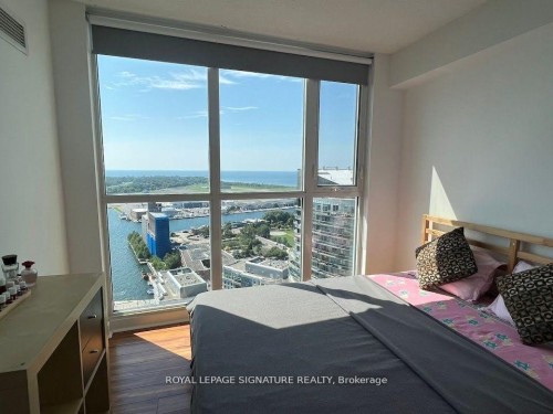 3706-75 Queens Wharf N/A, Toronto, ON - Indoor Photo Showing Bedroom