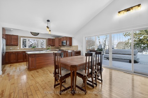 5555 Mount Albert Road, East Gwillimbury, ON - Indoor Photo Showing Dining Room