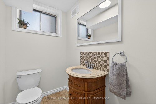 5555 Mount Albert Road, East Gwillimbury, ON - Indoor Photo Showing Bathroom