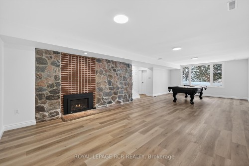 5555 Mount Albert Road, East Gwillimbury, ON - Indoor Photo Showing Living Room With Fireplace