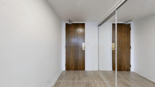 2308-3 Pemberton Avenue, Toronto, ON - Indoor Photo Showing Other Room