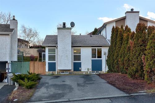 229 HOLLYBURN Drive  Kamloops, BC V2E 1Y9