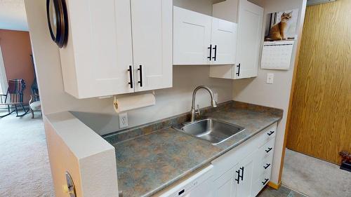 2014-2501 12Th Street, Cranbrook, BC - Indoor Photo Showing Kitchen