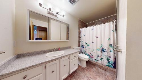2014-2501 12Th Street, Cranbrook, BC - Indoor Photo Showing Bathroom