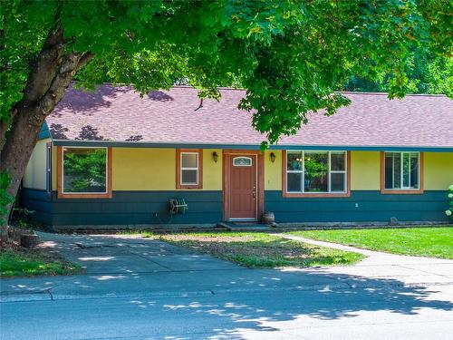 608 Mackenzie Avenue  Revelstoke, BC V0E 2S0