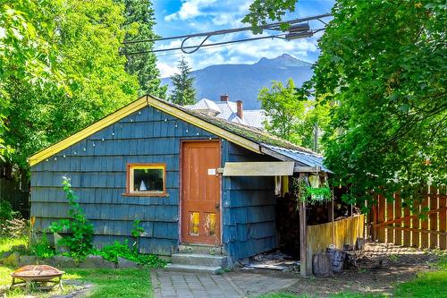 608 Mackenzie Avenue, Revelstoke, BC - Outdoor