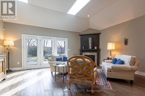 17 Stoneridge Crescent, Niagara-On-The-Lake (St. Davids), ON - Indoor Photo Showing Living Room With Fireplace