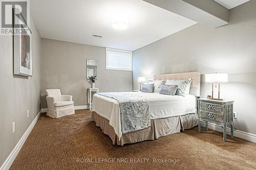17 Stoneridge Crescent, Niagara-On-The-Lake (St. Davids), ON - Indoor Photo Showing Bedroom