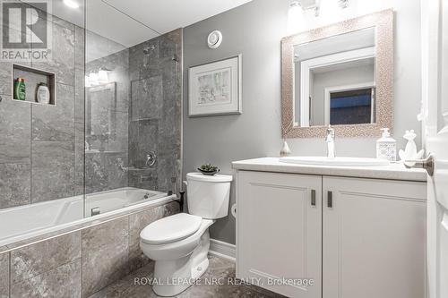 17 Stoneridge Crescent, Niagara-On-The-Lake (St. Davids), ON - Indoor Photo Showing Bathroom