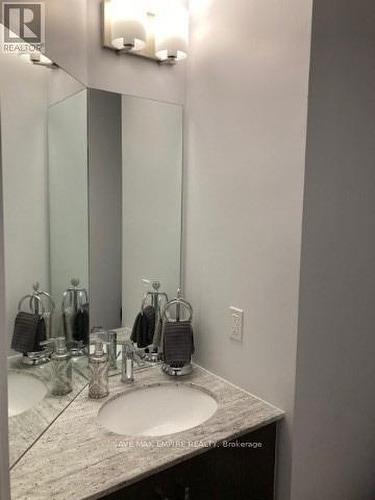 204 - 1486 Bathrust Street, Toronto, ON - Indoor Photo Showing Bathroom