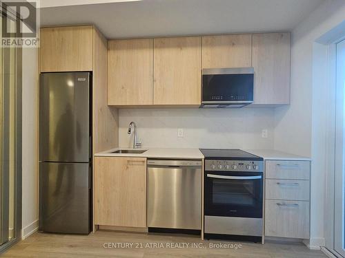 522 - 7439 Kingston Road, Toronto, ON - Indoor Photo Showing Kitchen With Stainless Steel Kitchen
