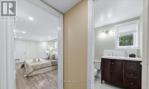 280 Douglas Road, Richmond Hill, ON - Indoor Photo Showing Bathroom