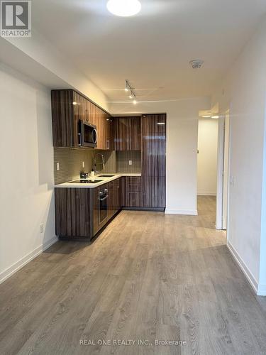 715 - 1 Grandview Avenue, Markham, ON - Indoor Photo Showing Kitchen