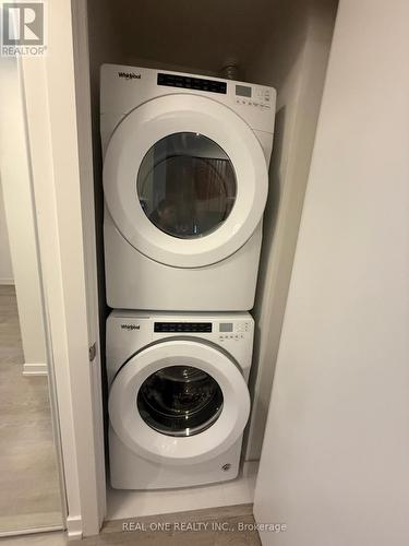 715 - 1 Grandview Avenue, Markham, ON - Indoor Photo Showing Laundry Room