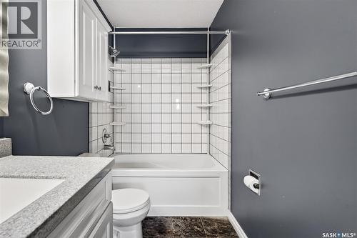1625 Smith Street, Moose Jaw, SK - Indoor Photo Showing Bathroom