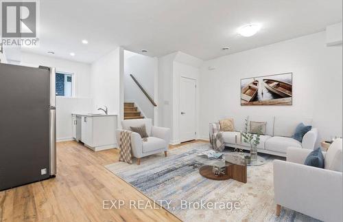 314 - 781 Clare Avenue, Welland, ON - Indoor Photo Showing Living Room