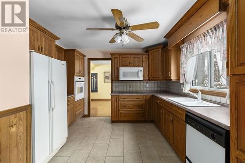 121 Pleasant Dr, Sault Ste. Marie, ON - Indoor Photo Showing Kitchen With Double Sink