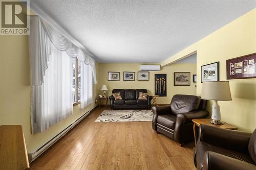 121 Pleasant Dr, Sault Ste. Marie, ON - Indoor Photo Showing Living Room