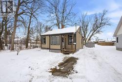 18 KINGSMILL STREET  Fort Erie (Central), ON L2A 4E3