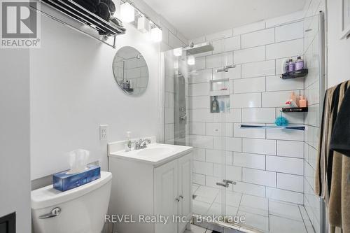 BATHROOM - 18 Kingsmill Street, Fort Erie (Central), ON - Indoor Photo Showing Bathroom