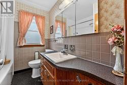 Loads of  Counter Space - 