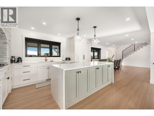 272 Goose Lake Road, Kamloops, BC - Indoor Photo Showing Kitchen With Upgraded Kitchen