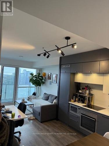 4705 - 15 Grenville Street W, Toronto, ON - Indoor