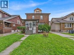 427 INDIAN  Windsor, ON N9C 2M3