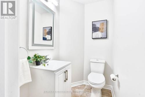 663 Macbeth Heights, Mississauga, ON - Indoor Photo Showing Bathroom
